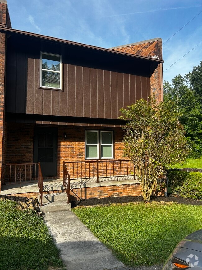 Building Photo - 301 Emerald Dr Rental