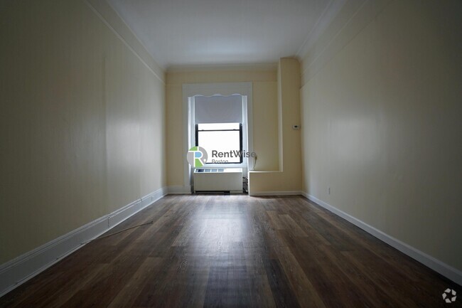 Building Photo - 62 Boylston St Unit 204 Rental