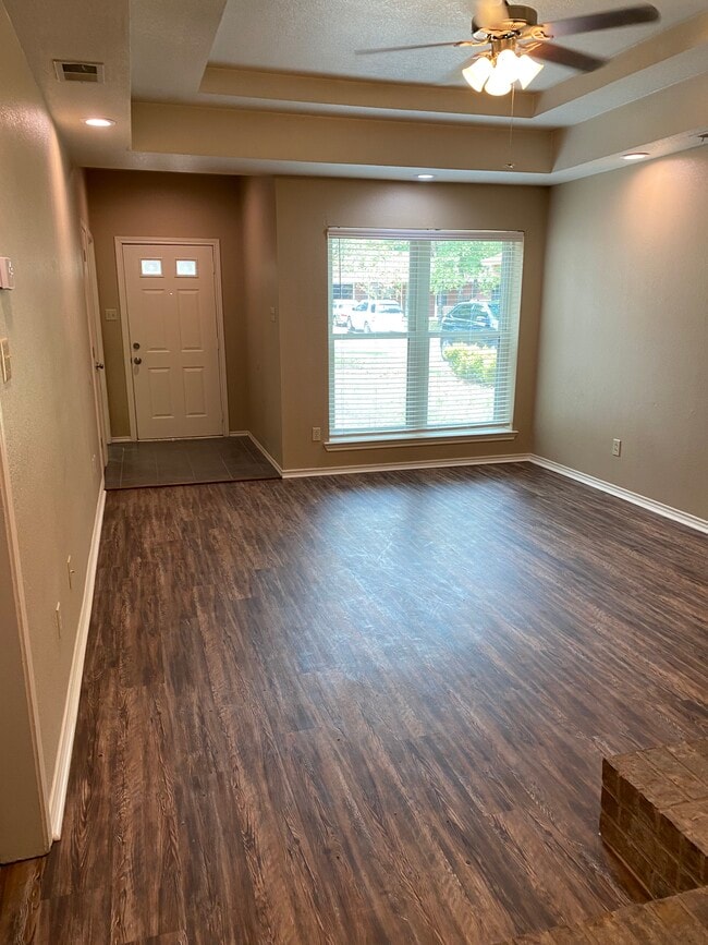 Photo - 412 Lochridge Dr