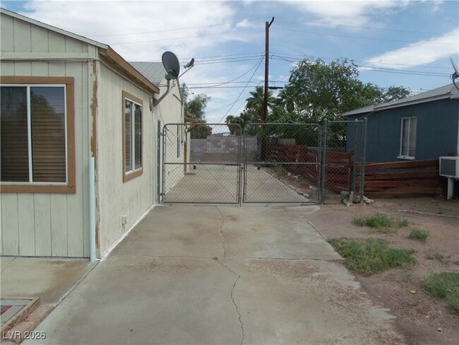 Photo - 571 National St