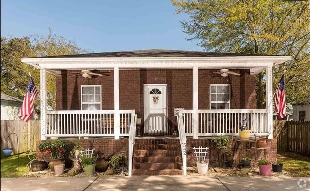 Front of house - 542 S 1st St Rental