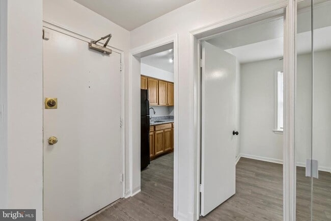 Photo - 2008 Fort Davis St SE Unit 202