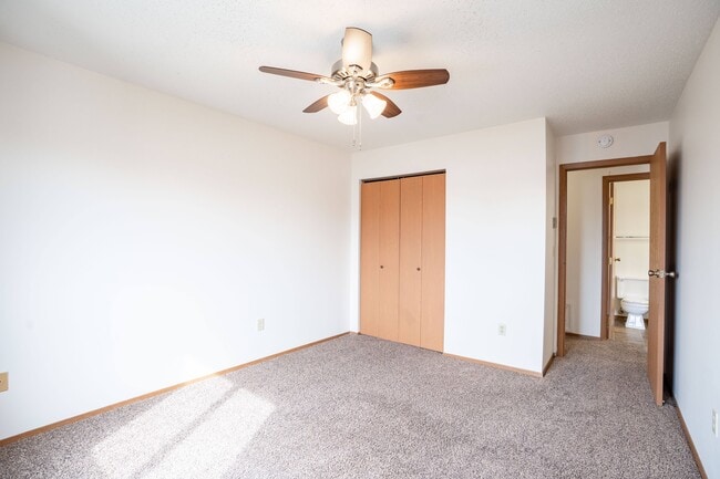 Apartamentos Hawthorn en Fargo, Dakota del Norte | 11A | Dormitorio - Hawthorn