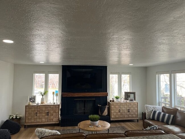 Photo - 5720 Oakwood Dr