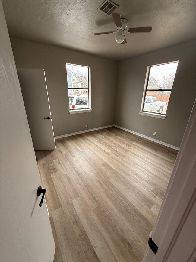 Photo - 2 Bedroom 1 Bathroom Home For Lease