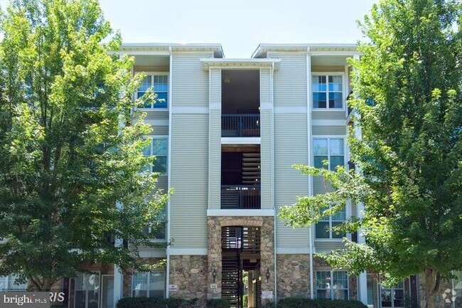 Building Photo - 5106 Travis Edward Way Rental