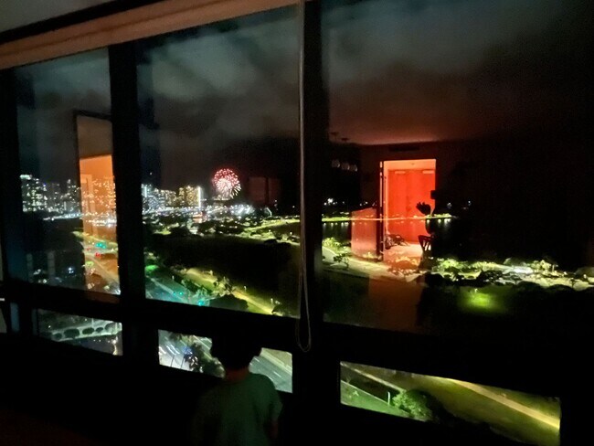 Photo - Luxury Unfurnished 2BR/2BA at Nauru Tower ... Unidad 1905