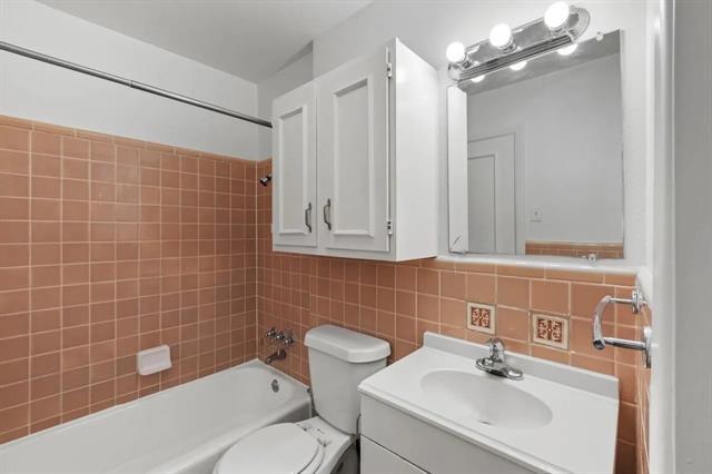 Photo - 4031 Cole Ave Unidad H