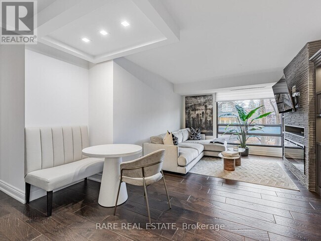 Photo - 449 Walmer Rd Unit 302