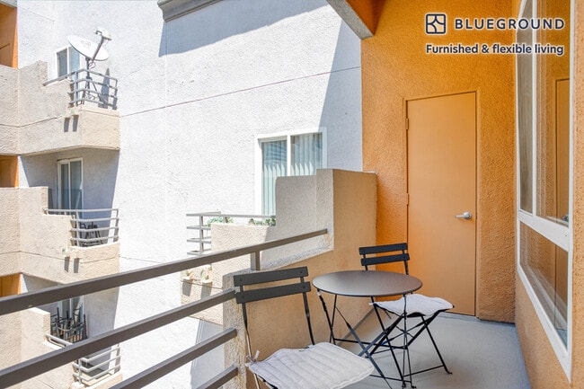 Photo - 1720 N Fuller Ave Unidad FL5-ID851