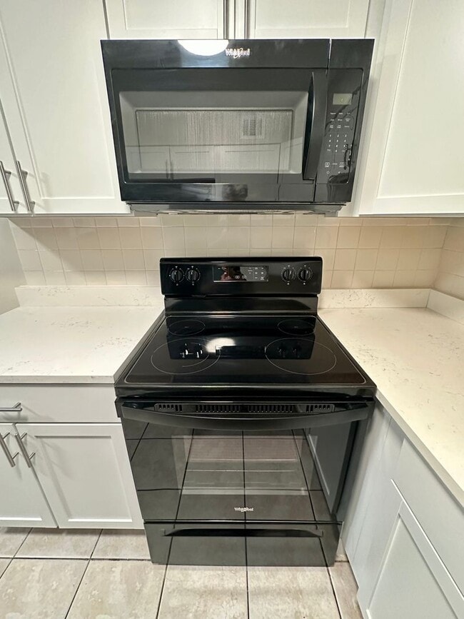 Photo - 7300 N Ridge Blvd Unit 207