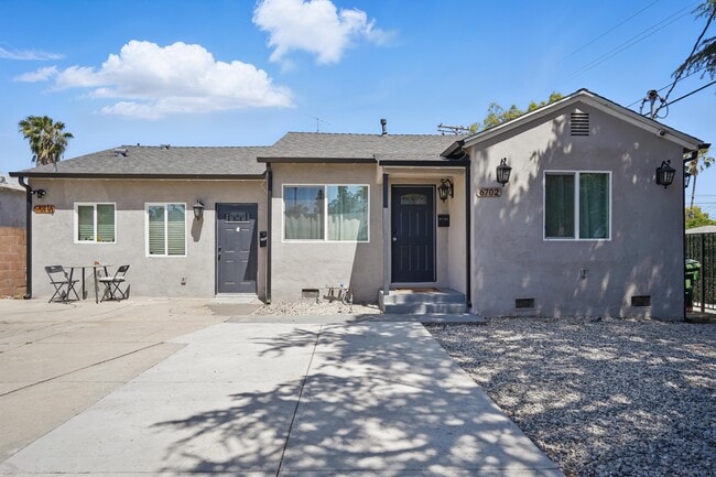 Building Photo - 6702 Saint Clair Ave Unit Main House