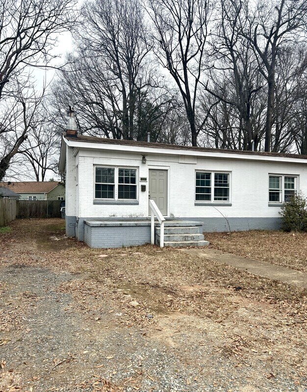 Building Photo - 2547 Pinckney Ave Rental