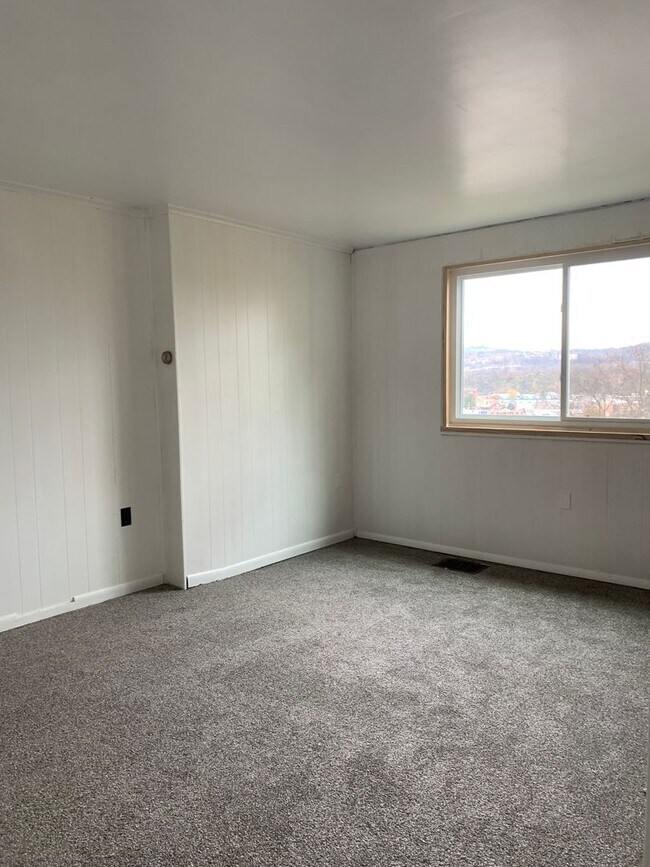 2 Bed/1 Bath 2 Story House in McKees Rocks Rental House Rental in