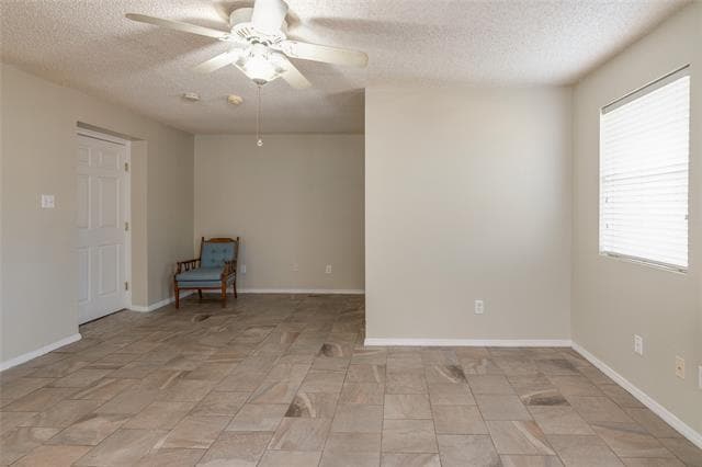 Photo - 406 Marsha St