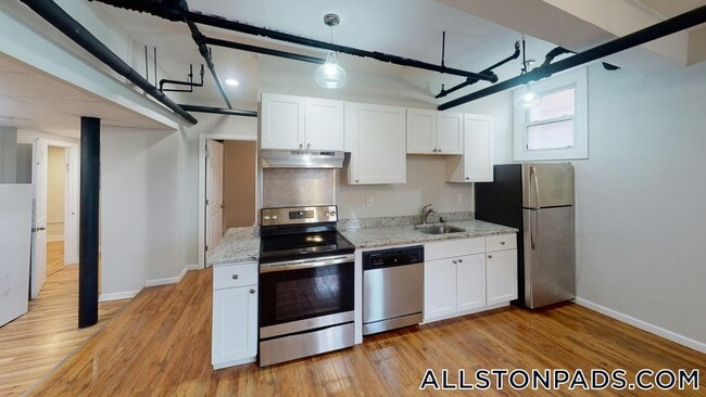 Building Photo - 1185 Commonwealth Ave Rental