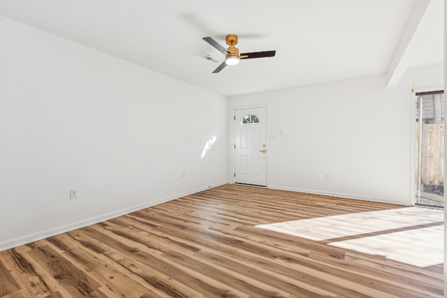 Photo - 1561 Malibu Pl