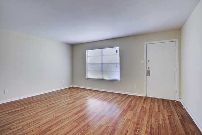 Photo - 1624 Marshall St Unit 4