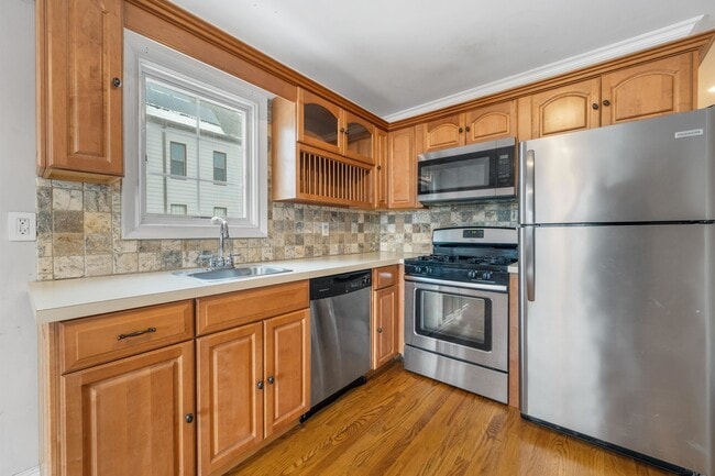 Photo - 72 Broadway Unit 2