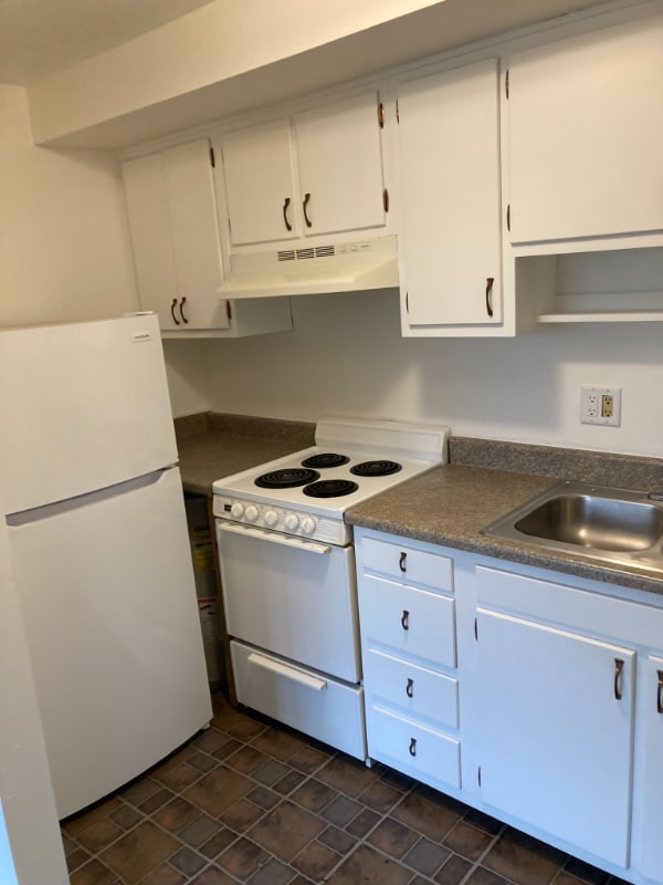 Photo - 460 Wells Dr Unit B