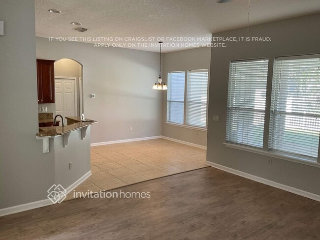 Photo - 216 N Hidden Tree Dr