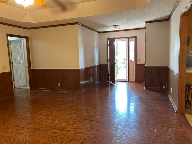 Photo - 1145 Peppercorn Ln