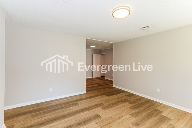 Photo - 3609 Massoit Dr