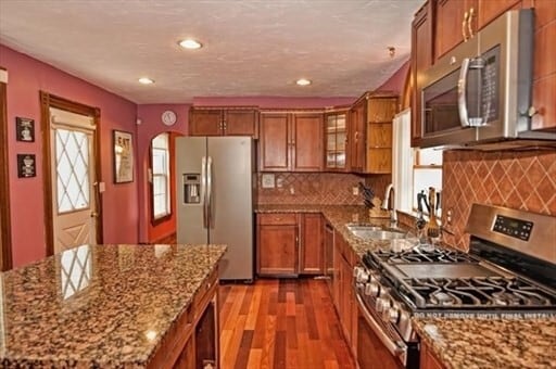 Photo - 2 Traverse St