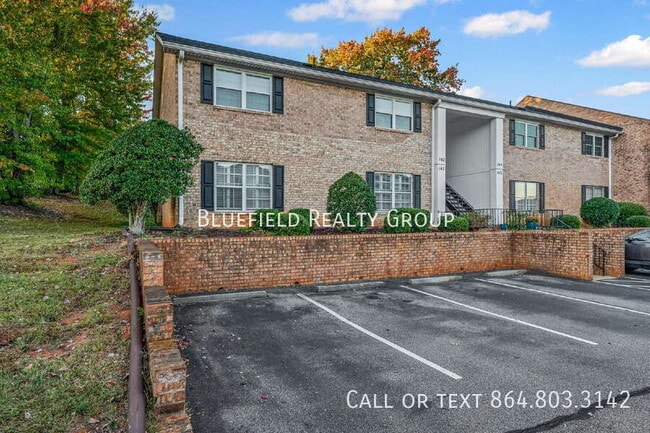 Building Photo - 925 Cleveland St Unit 141