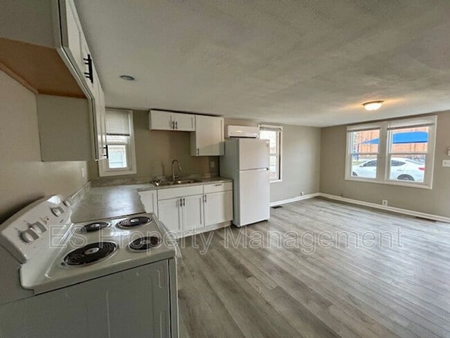 Photo - 1408 Holland St