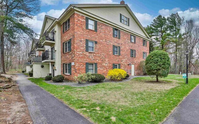 Photo - 5 Midhurst Rd Unit 12