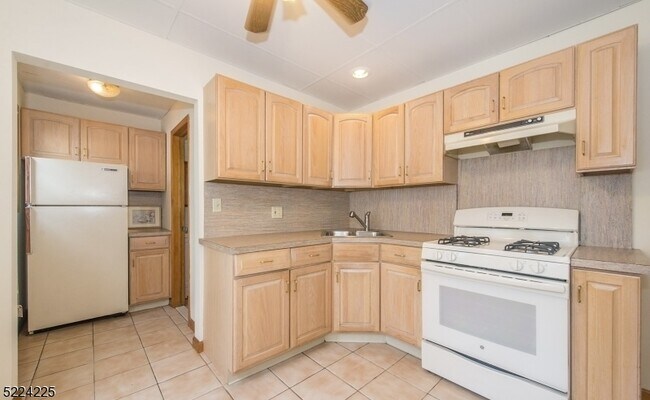 Photo - 3 Livingston Ave