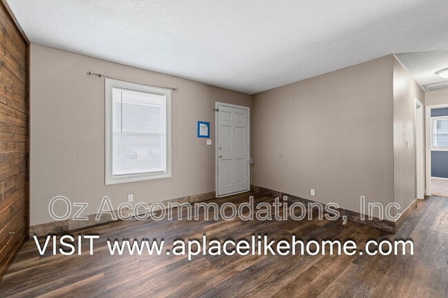 Photo - 14719 Bellaire Ave