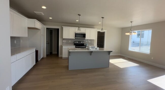 Photo - 13646 S Watts Ln