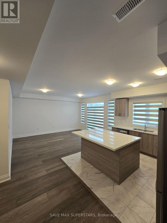 Photo - 17 Barnyard Trl