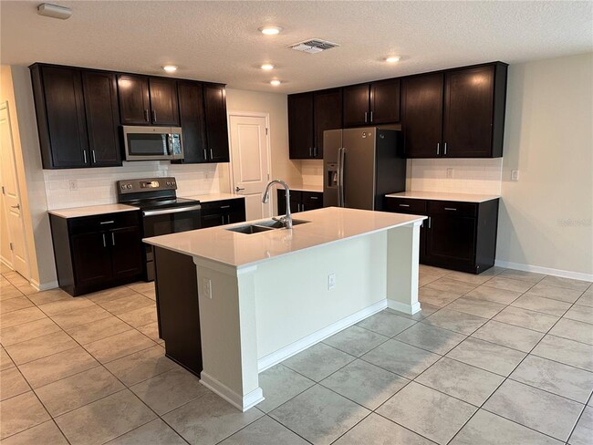 Photo - 4427 Blackbird St