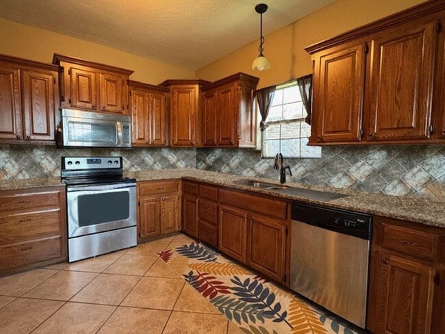 Photo - 320 Northeast Mountain Meadow Drive