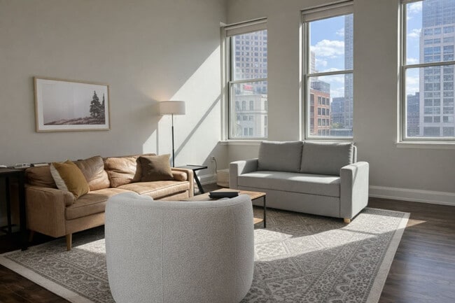 Photo - 225 E Michigan St Unidad ID1379040P