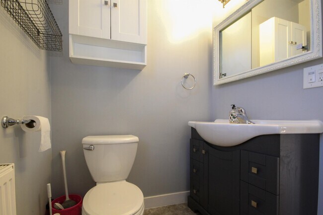 Photo - 411 Columbus Ave N