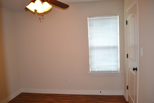Photo - House for Lease in Denison