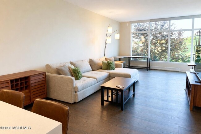 Building Photo - 30 Melrose Terrace Unit 219