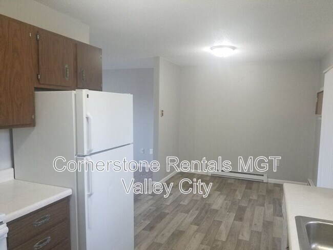 Photo - 806 11th St NW