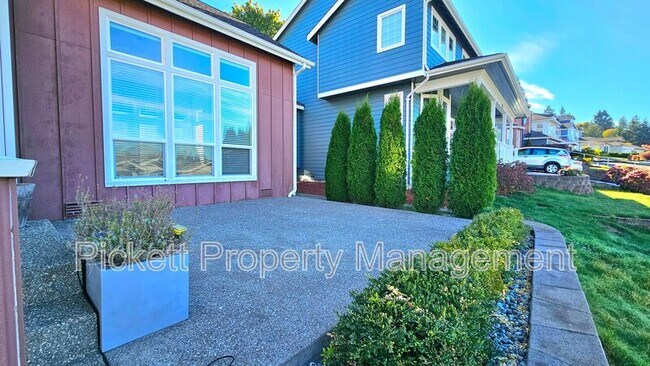Photo - 770 Tufts Ave E