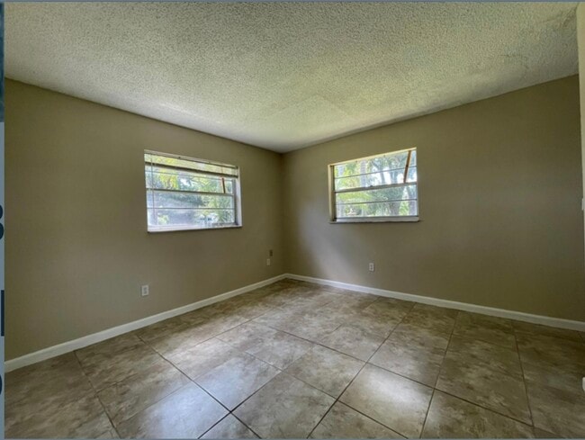 Photo - 4671 SW 66th Ave Unidad 2