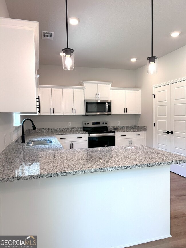 Photo - 281 W E Smith Rd