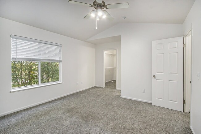 Autumn Lakes Apartments and Townhomes