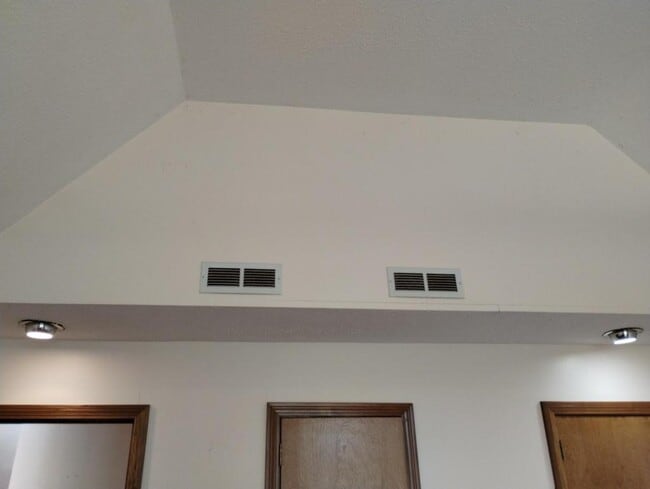 Photo - 20277 Emery Rd