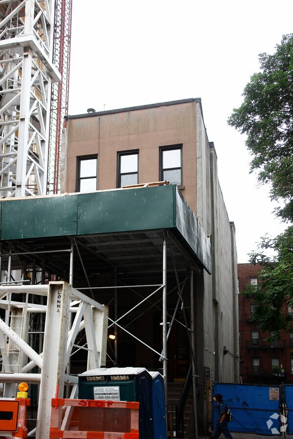 Photo - 308 W 48th St