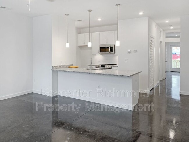 Photo - 114 W 12th St E Unit A