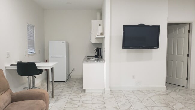 Building Photo - 4265 Parnell Rd Unit Apartment #1